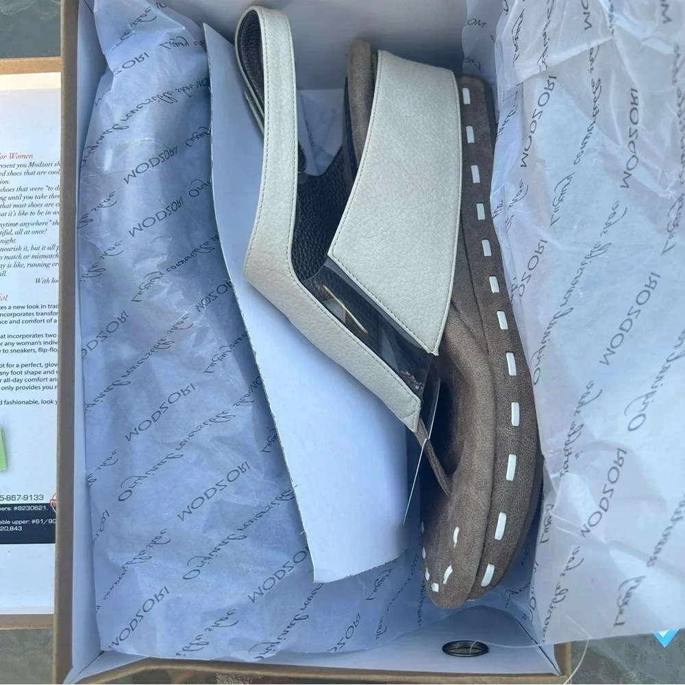 NEW Modzori Venitia 2 Reversible Wedge Sandal, Off White/Pewter Size 11 NIB